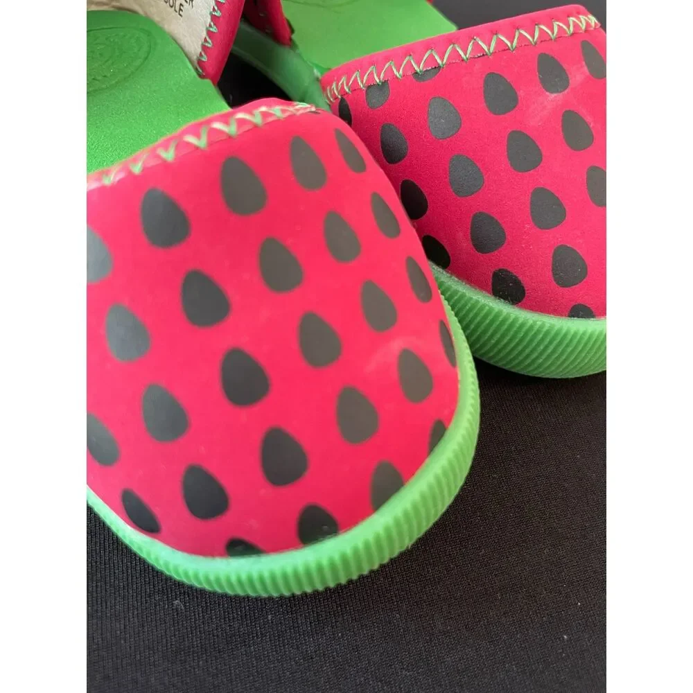 ~ NEW no box, Livie & Luca Watermelon Sandals 4 Kids Girls Velcro Flexible Red